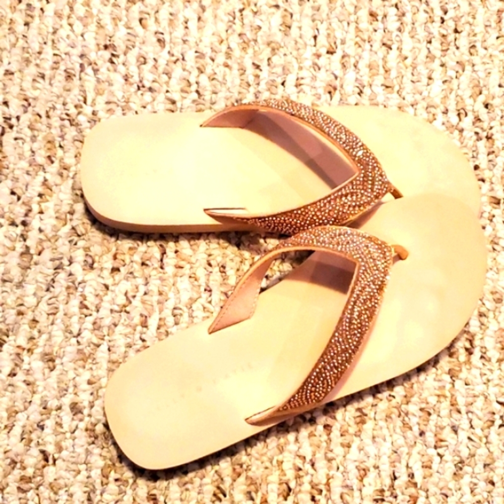 Kelly & Katie Rose Gold Flip Flops, Size 7 M